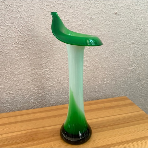 Vintage Jack In The Pulpit Tulip Vase in green - Picture 6 of 8